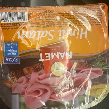 Kapalı Ve Son Kullanma Tarihi Geçmemiş Salamda Küf Şoku