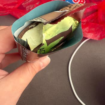 Aldığım Magnum Sandviçin Ambalajı Ve Dondurması Deforme Ve Hijyenik Değildi