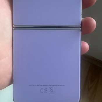 Samsung Galaxy Flip 4'te Kronik Beyaz Ekran Sorunu Ve Yüksek Onarım Ücreti