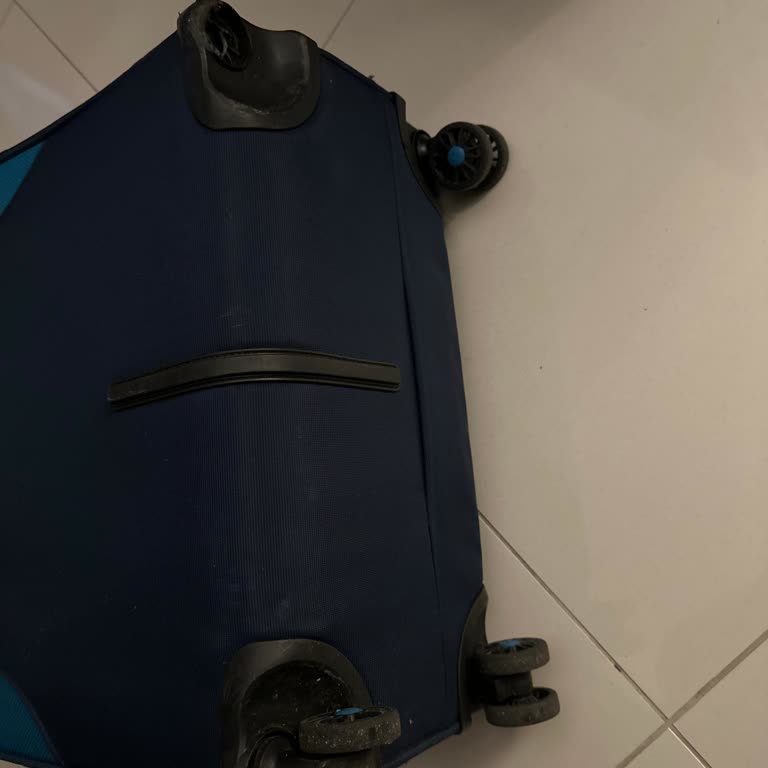 I Received Damaged Luggage with Broken Wheel After Air Montenegro Flight from Istanbul