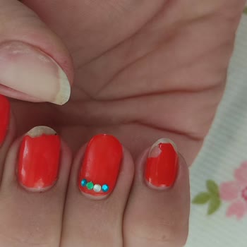 Vibrantia Protez Tırnak&nbsp;İki Günde Ojelerim Çıkmaya ve Dökülmeye Başladı