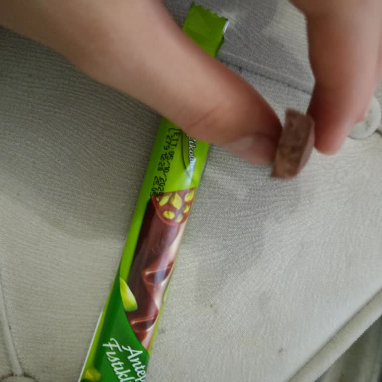 Fıstıklı Çikolatada Fıstık Yok: Ambalaj Aldatmacası