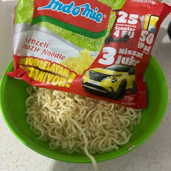 Satın Aldığım Noodle Ürününün İçinden Pislik Çıktı