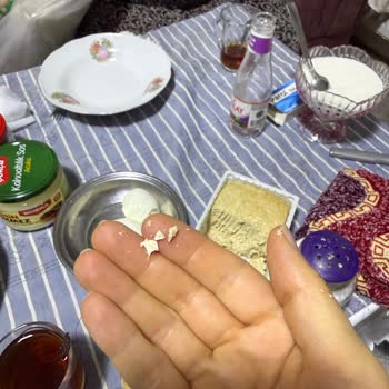 Aldığım Helvadan Plastik Parça Çıktı, Mağduriyetim Giderilmiyor