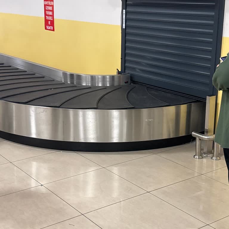 Bagaj Tesliminde Gecikme Ve Personel İlgisizliği