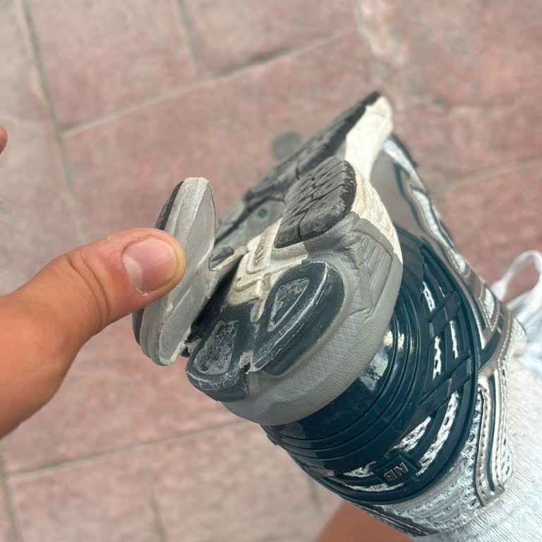 I Cannot Get a Free Replacement for My Defective New Balance 1906R