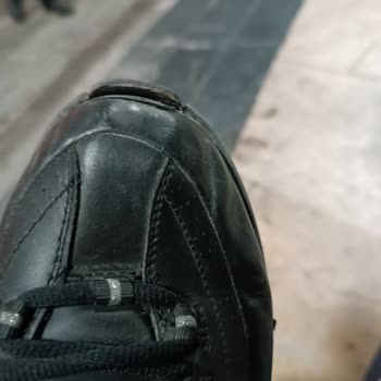 Kısa Sürede Yırtılan Ayakkabıya Çözüm Sunulmuyor