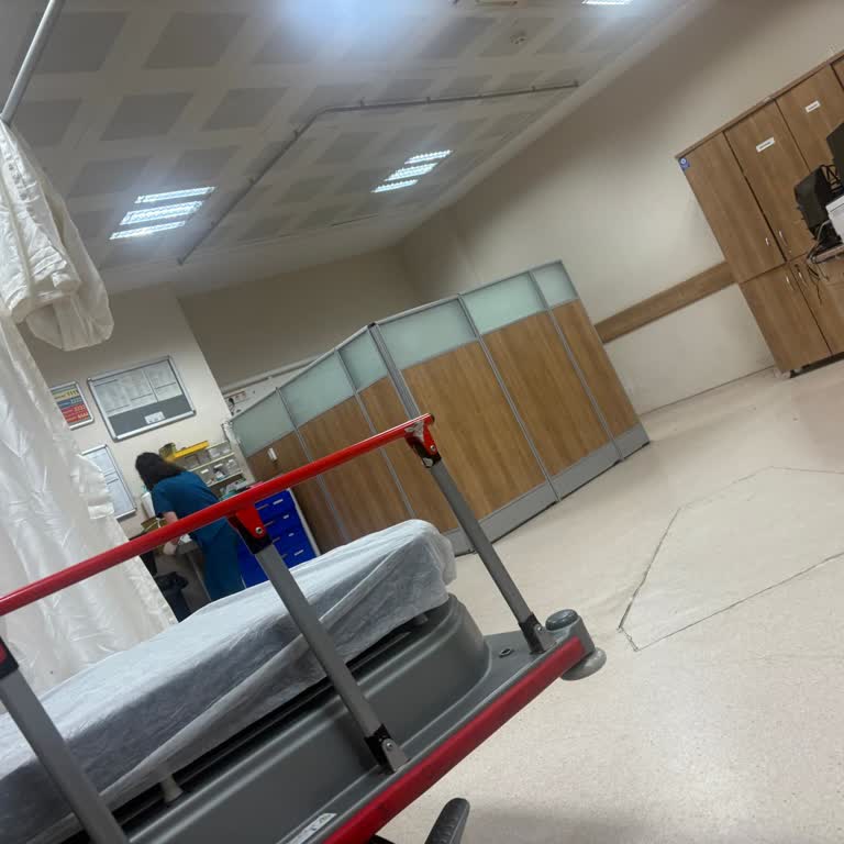 Devlet Hastanesinde Acil Serviste Yetersiz Müdahale Ve Ücretli Tedavi Teklifi