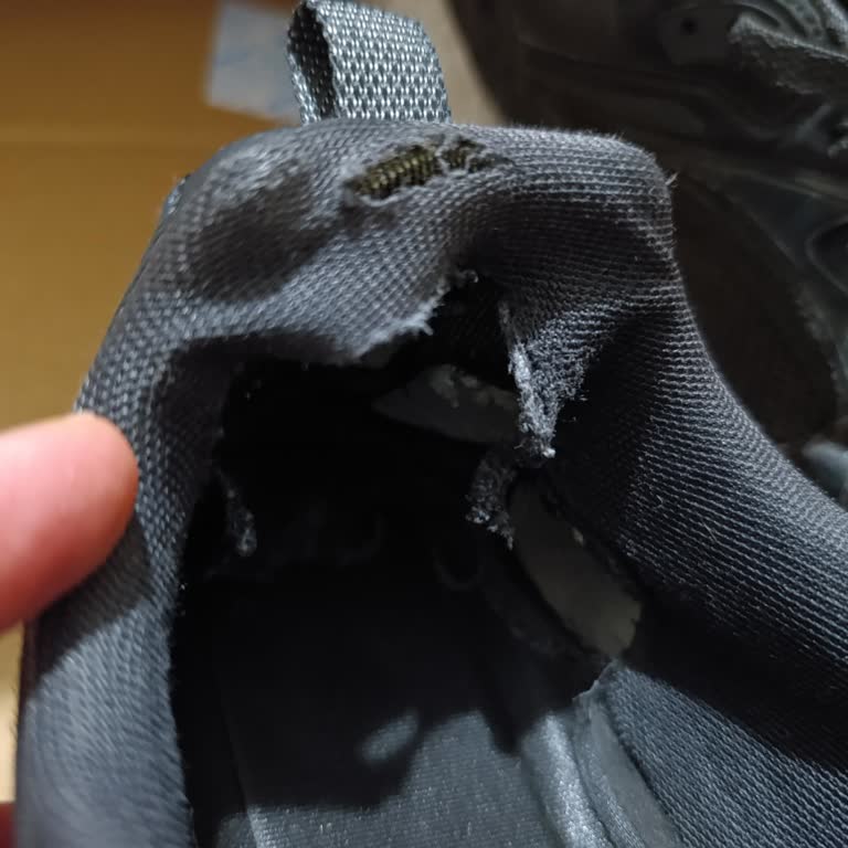 Yeni Alınan Ayakkabının Kısa Sürede Yırtılması Ve Değişim Talebinin Reddedilmesi