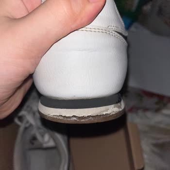 Kısa Sürede Deforme Olan Ayakkabıya Ret Cevabı Ve Çözüm Sunulmaması Mağduriyet Yarattı