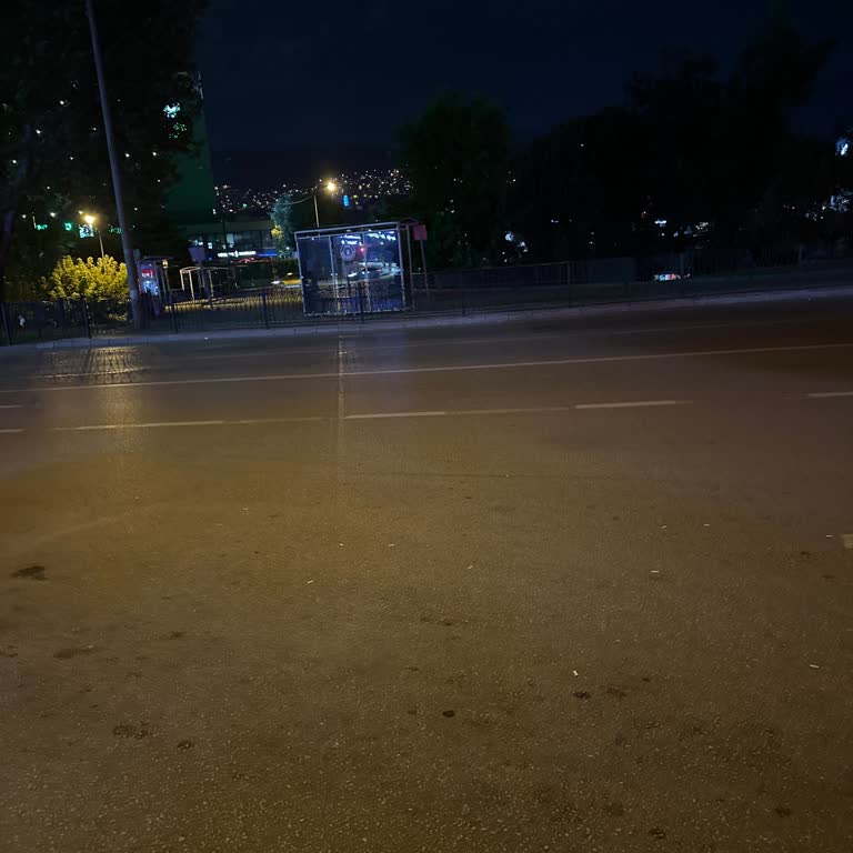 Hipodrom Minibüslerinin Sefer Saatlerine Uymaması Yolcuları Mağdur Ediyor