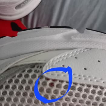 Kısa Sürede Deforme Olan New Balance Ayakkabı İçin Değişim Talebi