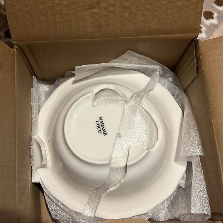 Kırık Çıkan Yemek Takımı İçin Muhatap Bulamıyorum Mağduriyetim Giderilmiyor