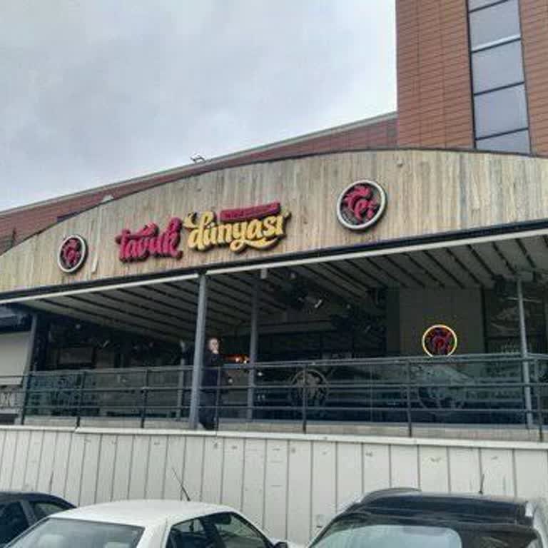 Tavuk Dünyası Restoranda Yaygın Tuvalet Kokusu Hijyen Sorununa Yol Açıyor