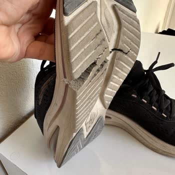 Skechers Ayakkabıda Taban Yarılması Ve Değişim Talebine Olumsuz Yanıt