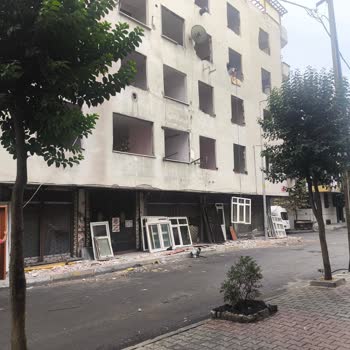 Güvenliksiz Ve Gürültülü İnşaat Mahalle Sakinlerinin Can Güvenliğini Tehdit Ediyor