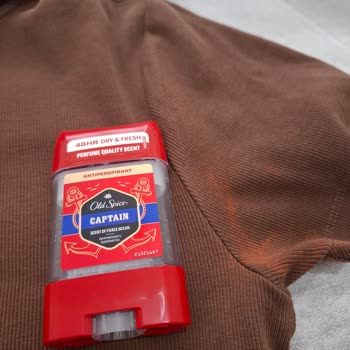 Old Spice Deodorant Kıyafetlerimde Kalıcı Leke Ve Renk Bozulmasına Sebep Oldu