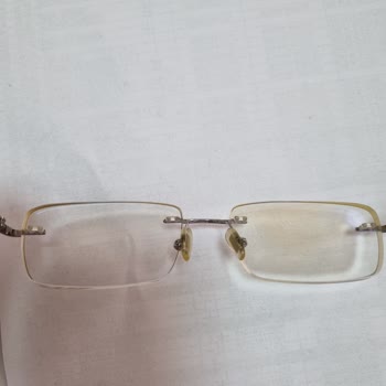 Gözlük Camlarında Erken Sararma Ve Yetersiz Müşteri Desteği