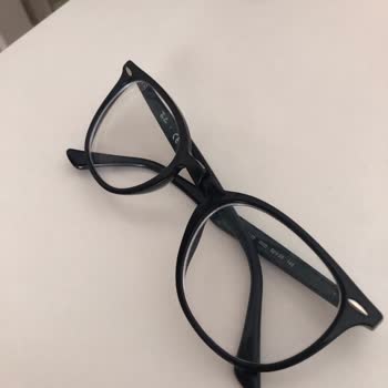 Gafas Ray-Ban marco roto y garantía no cubierta, solicito solución