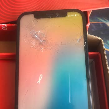 Kırık Ekranlı İphone Teslimatı Ve Vodafone'un Çözüm Sunmaması