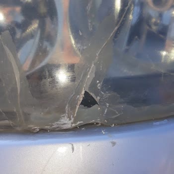 Tüvtürk Personelinin Hatası Sonucu Araçta Kalıcı Leke Oluştu, Mağduriyetim Giderilmiyor