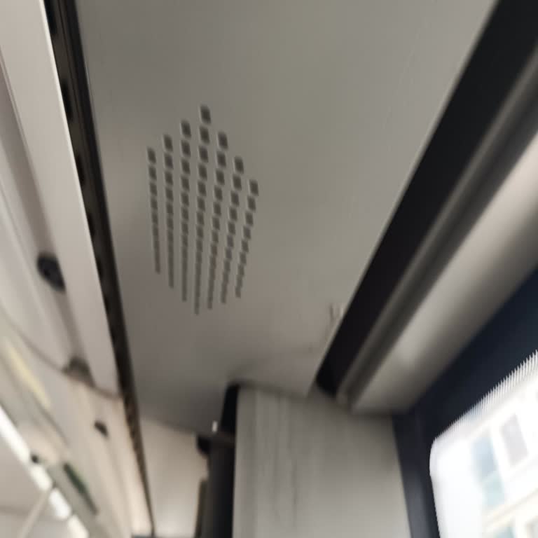 Otobüs İçinde Tekrarlayan Su Sızıntısı Ve İlgisiz Geri Dönüş