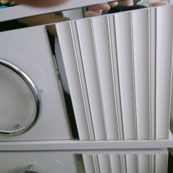 Komodinlerde Kalıcı Leke Ve Kullanım Sorununa Çözüm Bulunmuyor