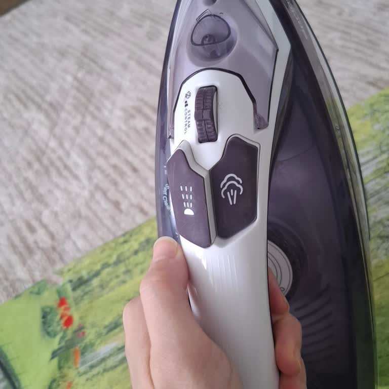 Yeni Alınan Fakir Ütüde Buhar Düğmesi Arızası Ve Kumaş Yakma Sorunu