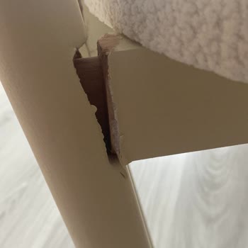 Kısa Sürede Kırılan Sandalye İçin Değişim Mağazadan Bekletiliyor