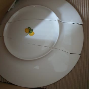 Kırık Gelen Tabaklar İçin Çözüm Sunulmadı, Değişim Bekliyorum