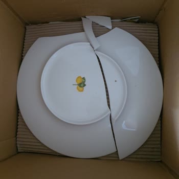 Kırık Gelen Tabaklar İçin Çözüm Sunulmadı, Değişim Bekliyorum