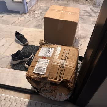 Kargo İle Gelen Zeytin Ve Zeytinyağı Bozulmuş Ve Sızıntılı Teslim Edildi