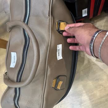 Ajet Uçuşunda Hasar Gören Valizime Çözüm Sunulmuyor