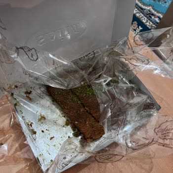 Kadayıfçı Saim Usta Kadayıfın İçinden Taş Çıkmasıyla Sağlığımız Tehlikeye Girdi