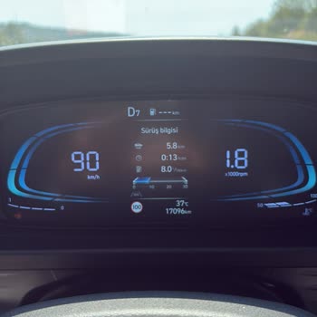 İstasyonda Yakıt Verilmemesi Ve Personel İlgisizliği