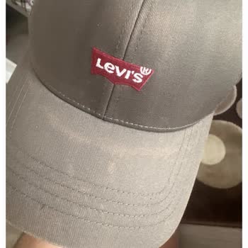 Yeni Alınan Şapkanın Kısa Sürede Renk Atması Ve Değişim Talebi