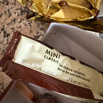 Aldığım Magnum Mini Classic Dondurmanın İçinde Buzlanma Ve Süngerimsi Yapı Sorunu