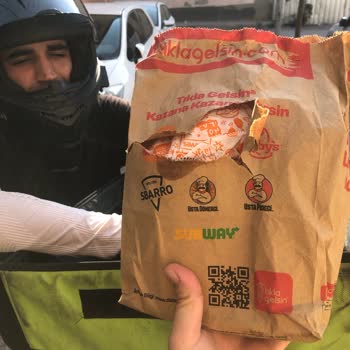 Geç Teslimat Ve Kötü Paketleme Nedeniyle Mağduriyet Yaşadım