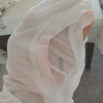 Domestos Beyaz Çamaşır Suyu Tişörtümde Kalıcı Renk Değişikliğine Sebep Oldu, Mağduriyetimin Giderilmesini Talep Ediyorum