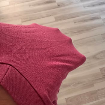 Kullanılmamış Mavi Tişörtte Tüylenme Ve Olumsuz Garanti Deneyimi