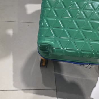 Türk Hava Yolları'nda Valiz Hasarı Ve Yetersiz Çözüm