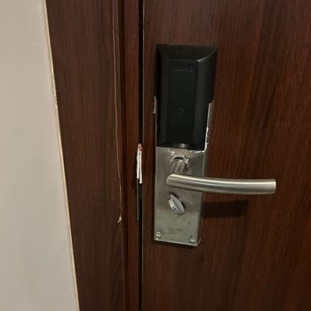 Fırsat Odası Adı Altında Hijyensiz Ve Bakımsız Otele Yüksek Ücret Ödemek Zorunda Kaldım