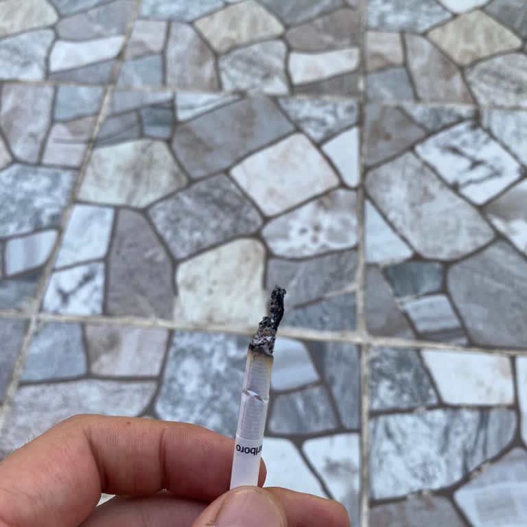 Marlboro Touch Blue Paketlerinde Tekrar Odun Parçası Sorunu