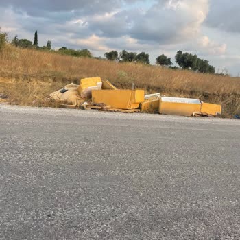 Çöp Ve Moloz Yığını Mahallemizi Tehdit Ediyor!