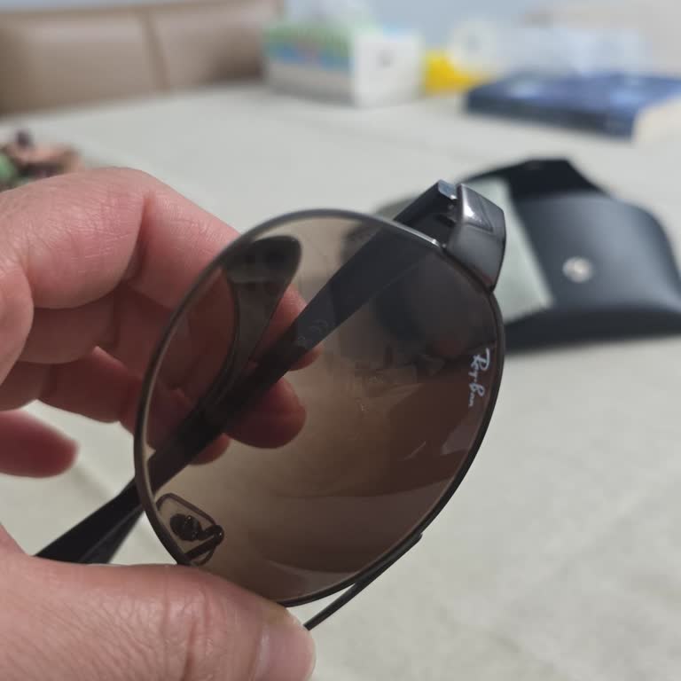 Rayban Gözlükte Cam Soyulması Ve Ücretli Onarım Talebi