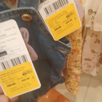 İndirim Etiketleri Yanıltıcı, Mağaza Düzeni Ve Hizmet Yetersizliği Yaşadım