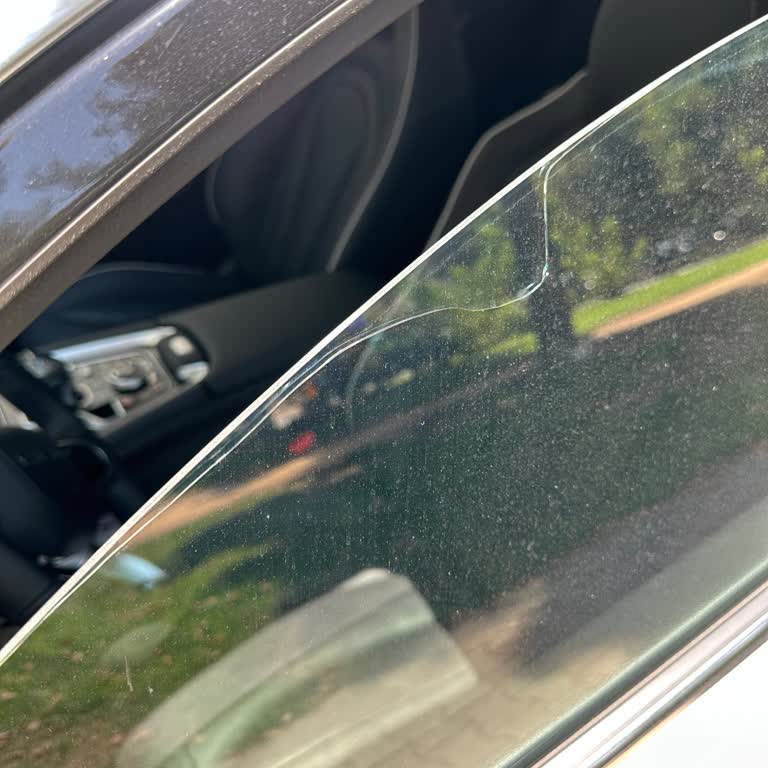 Chery Yetkili Serviste Cam Değişimi Sürecinde Uzun Bekleme Ve İletişim Eksikliği