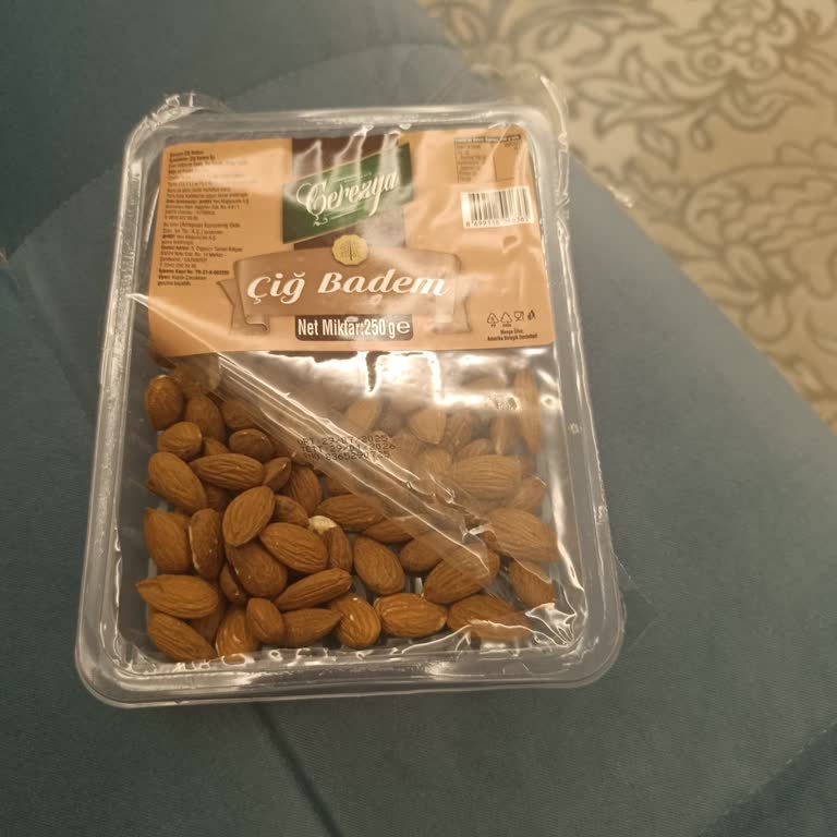 A101'den Alınan Çiğ Bademin Tadı Kayısı Çekirdeği Gibi