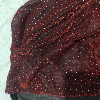 Sipariş Ettiğim Elbise Yanlış Ve Eksik Gönderildi, Satıcı İletişime Geçmiyor