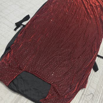 Sipariş Ettiğim Elbise Yanlış Ve Eksik Gönderildi, Satıcı İletişime Geçmiyor